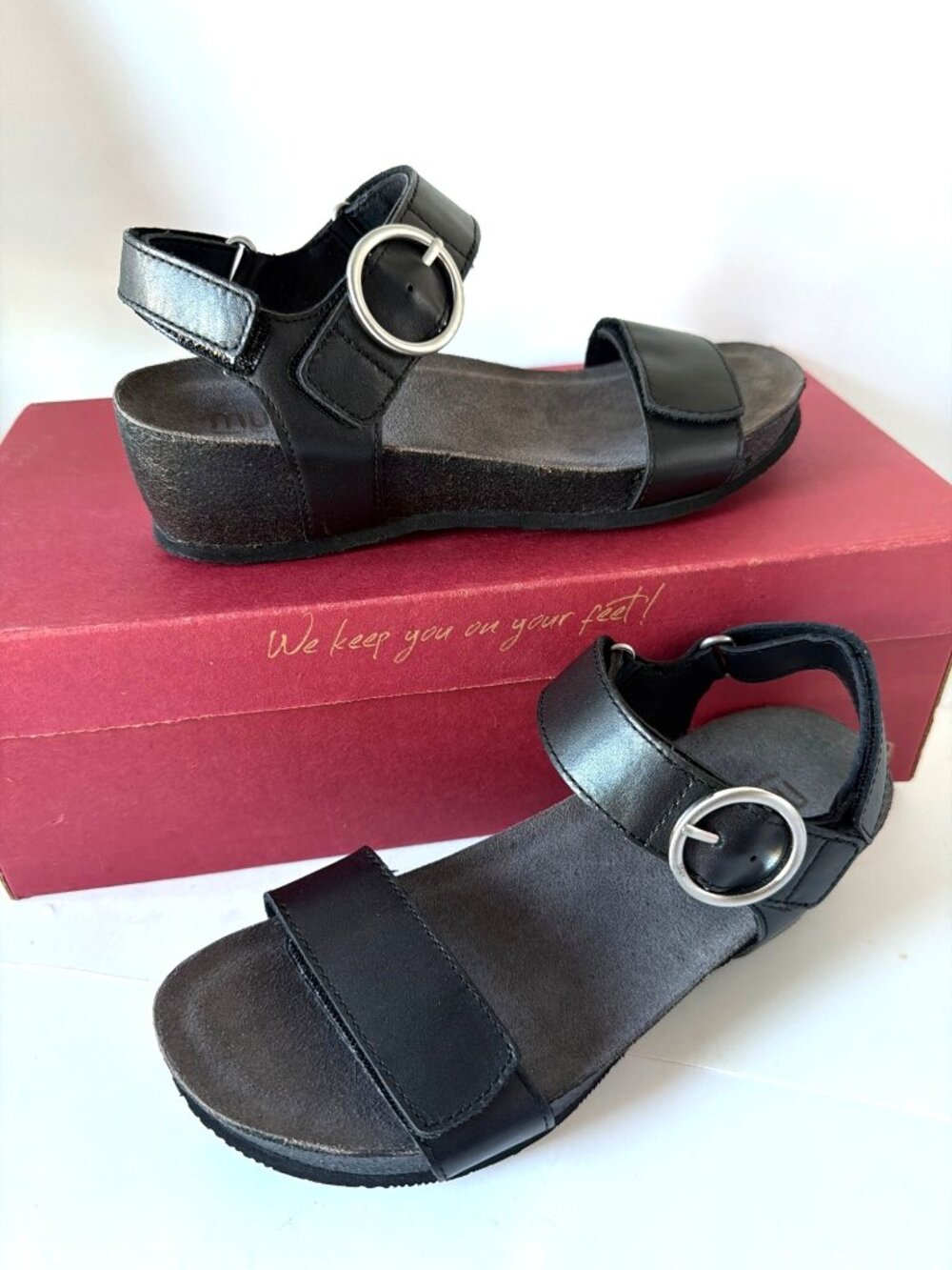 Munro Sintra Black Leather Wedge Sandals Womens Size 7N